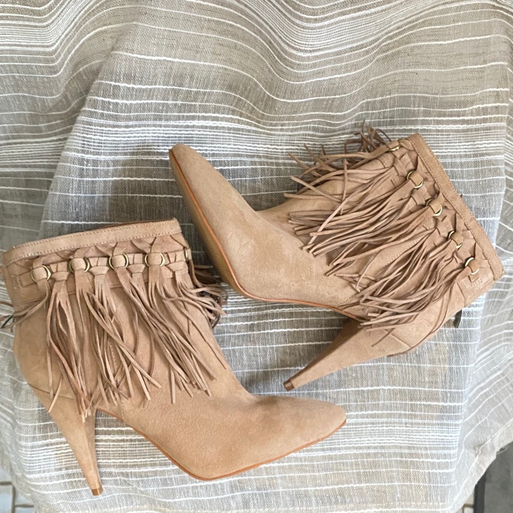 NINE WEST CASANDRI  fringe ankle bootie 7